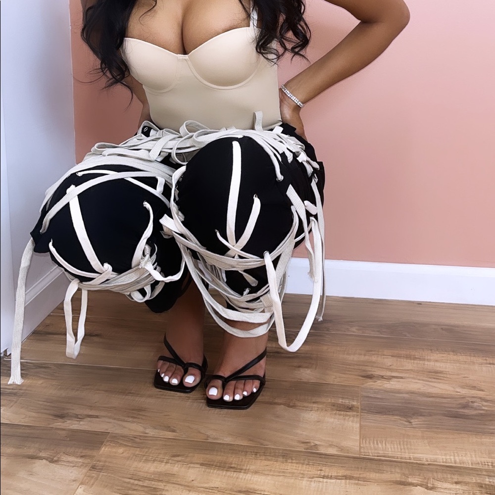 String pants - Picture 5 of 6